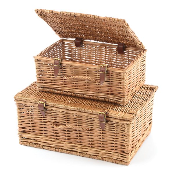 Set of Two Hampers Picnic Baskets in Willow Rattan